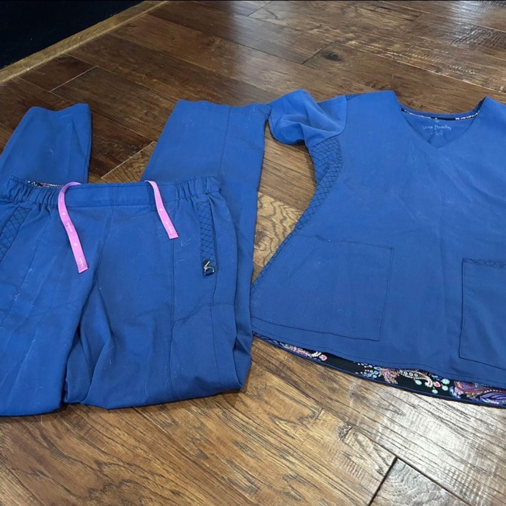 Vera Bradley XS Scrub Top and Pants